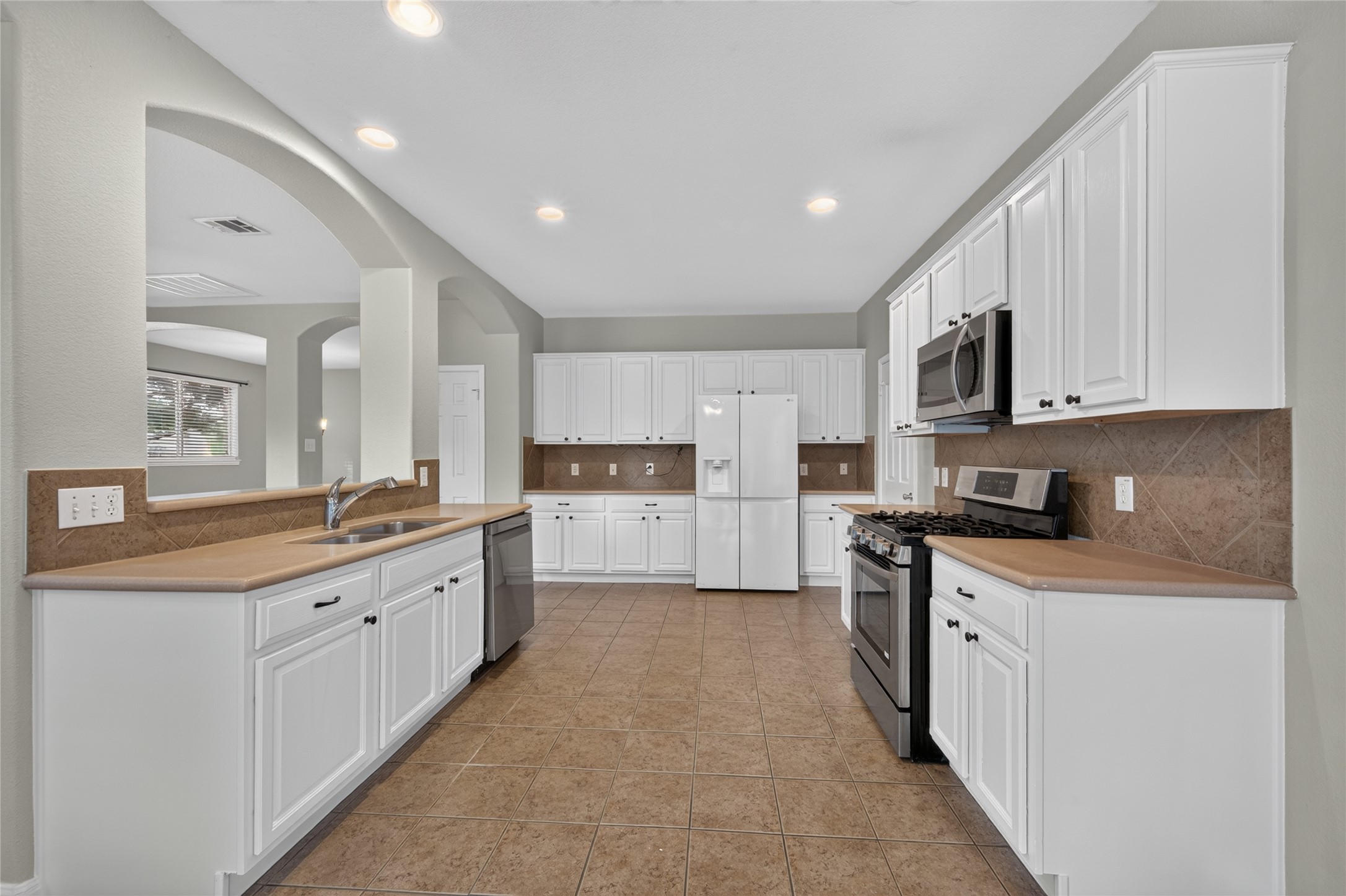 main property photo 14