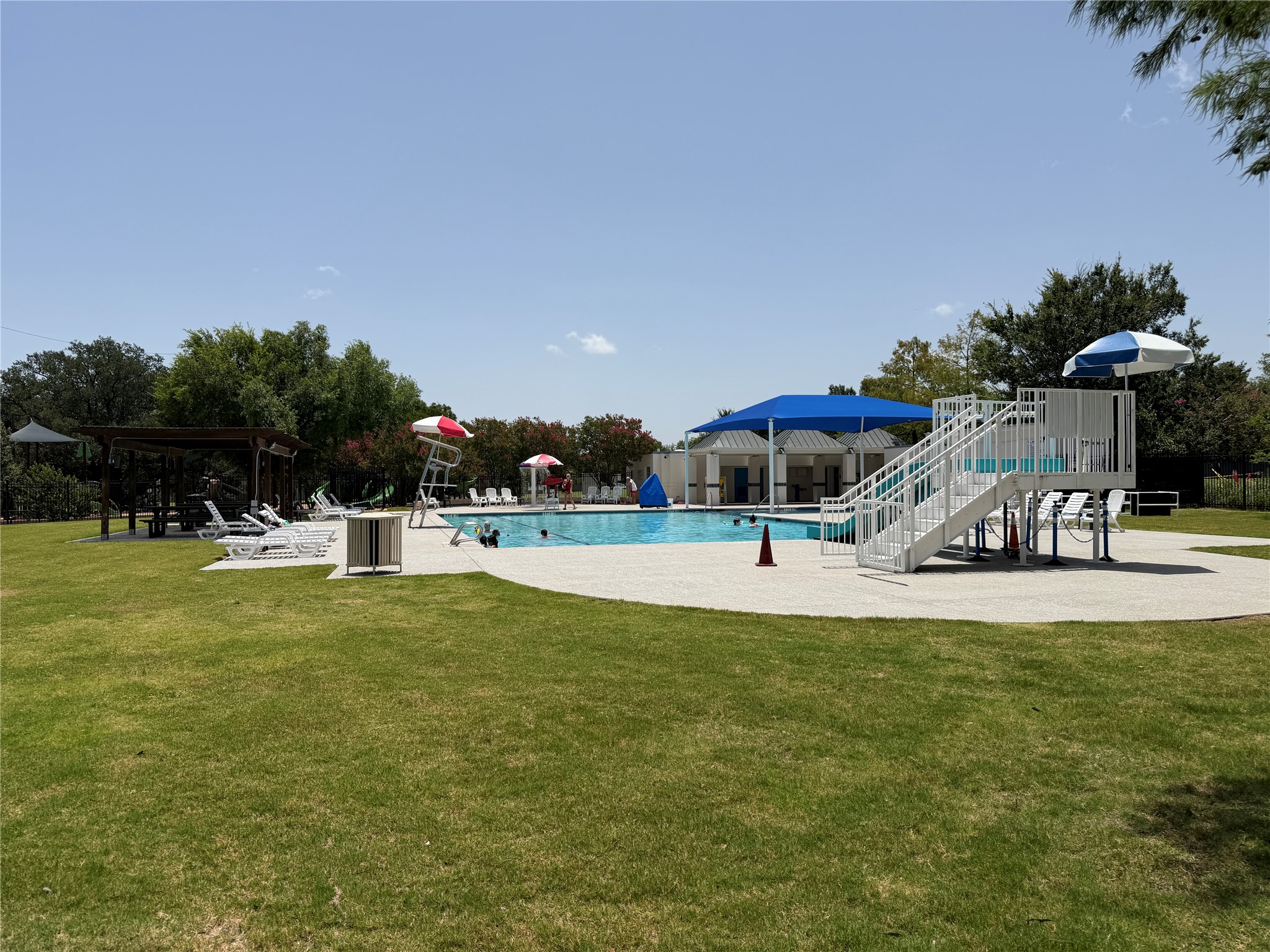 main property photo 34