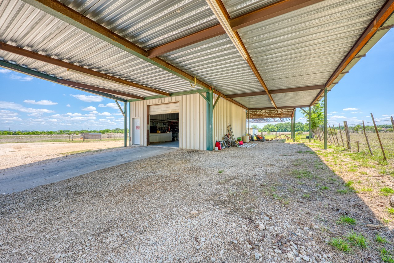 main property photo 31