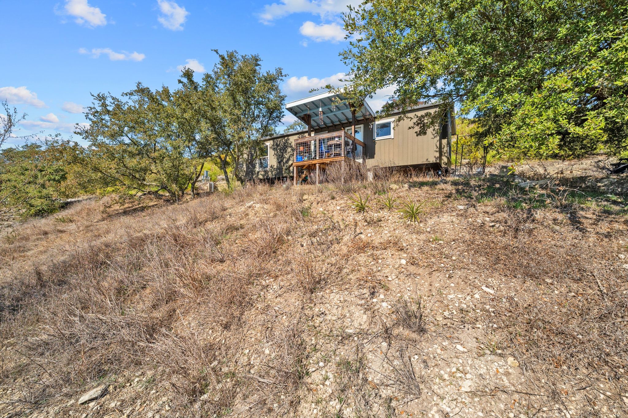 main property photo 28