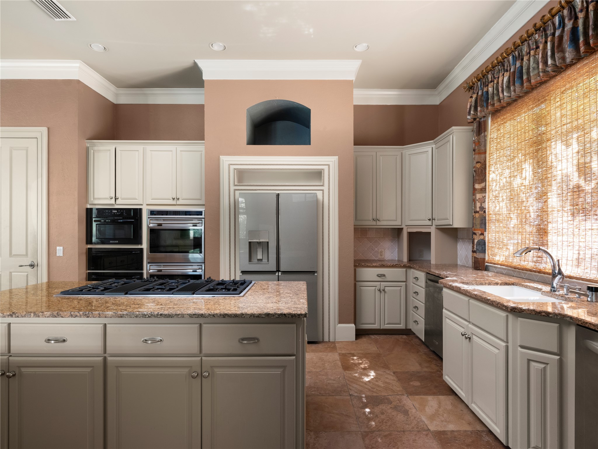main property photo 24