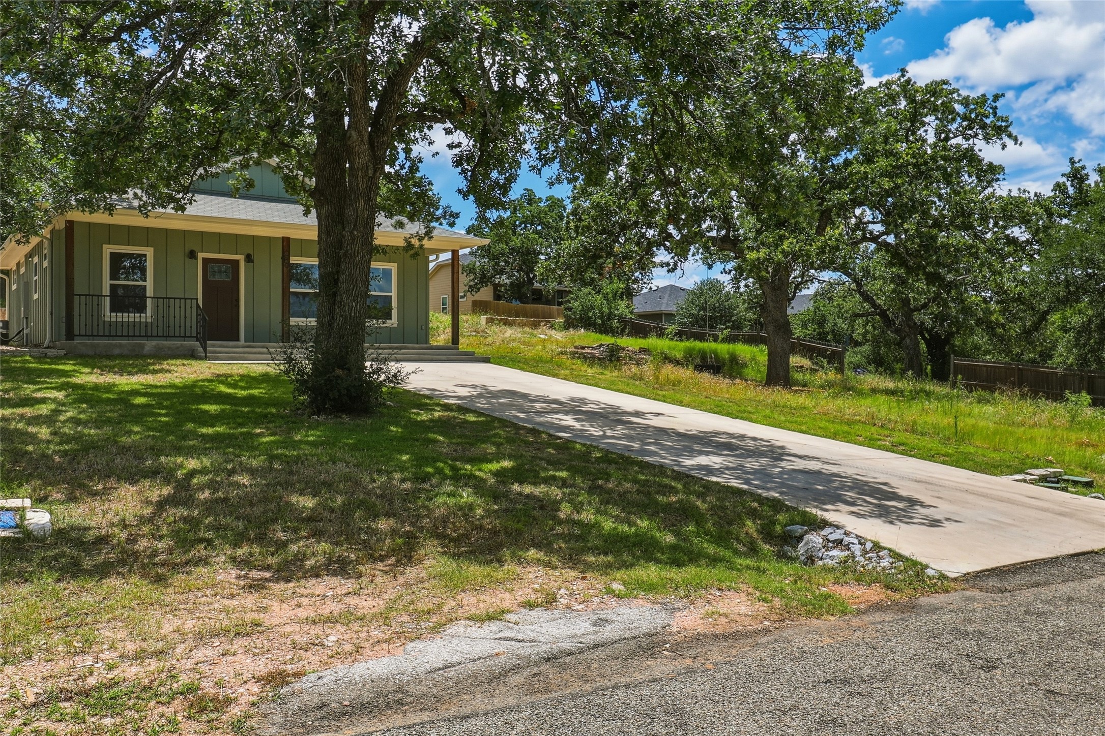 main property photo 3