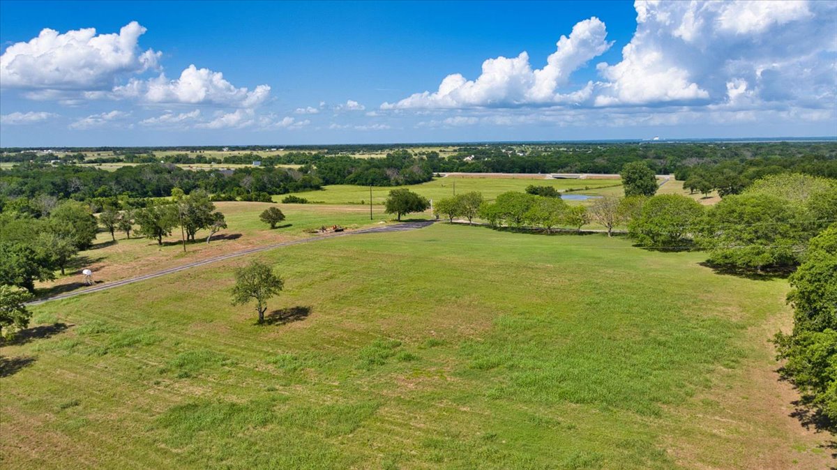 main property photo 10