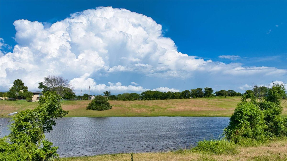 main property photo 24