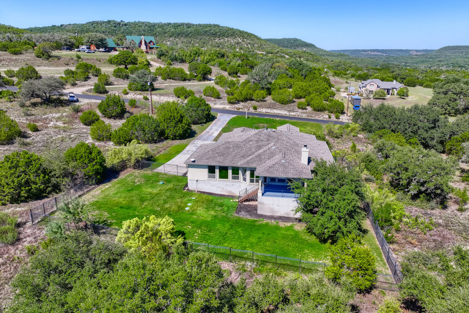 main property photo 4