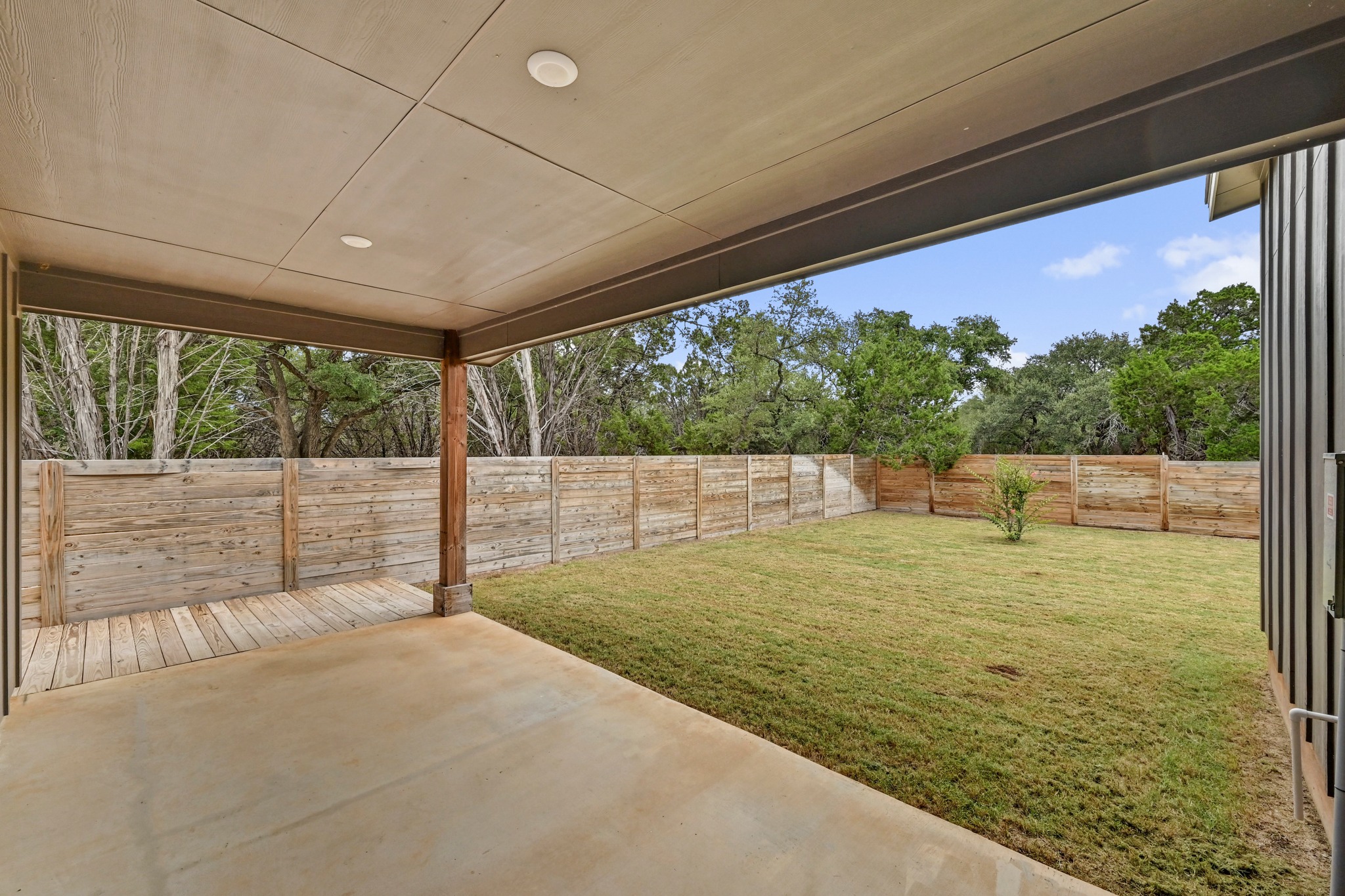 main property photo 29