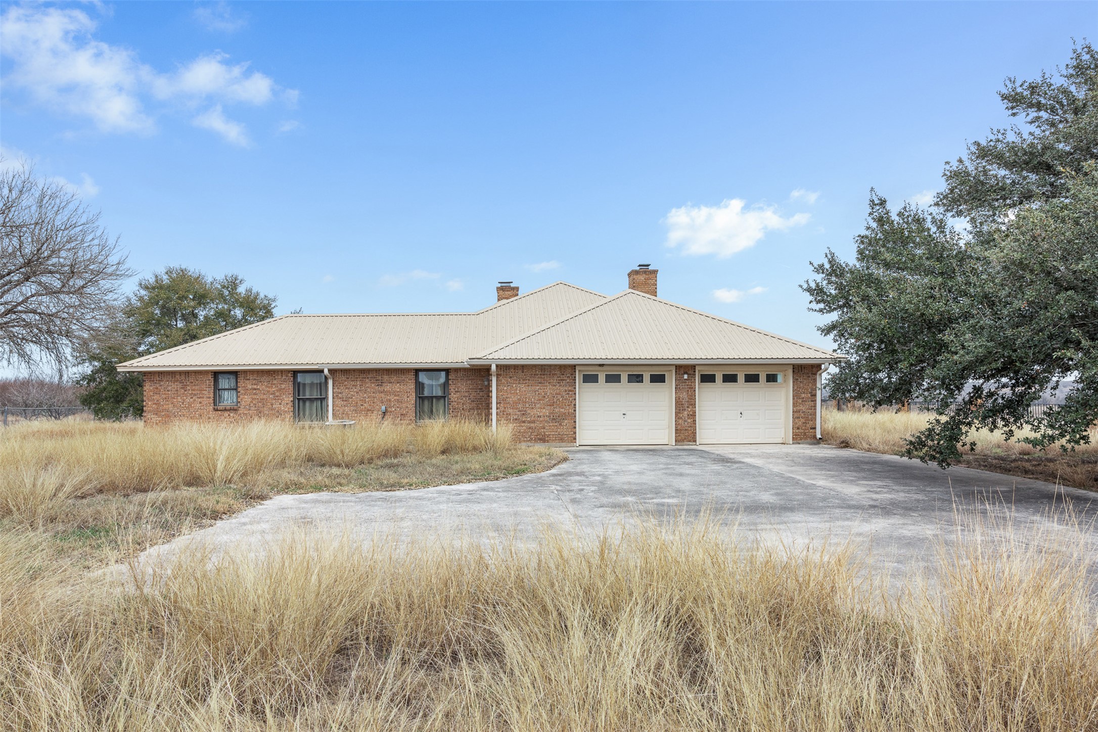 main property photo 11
