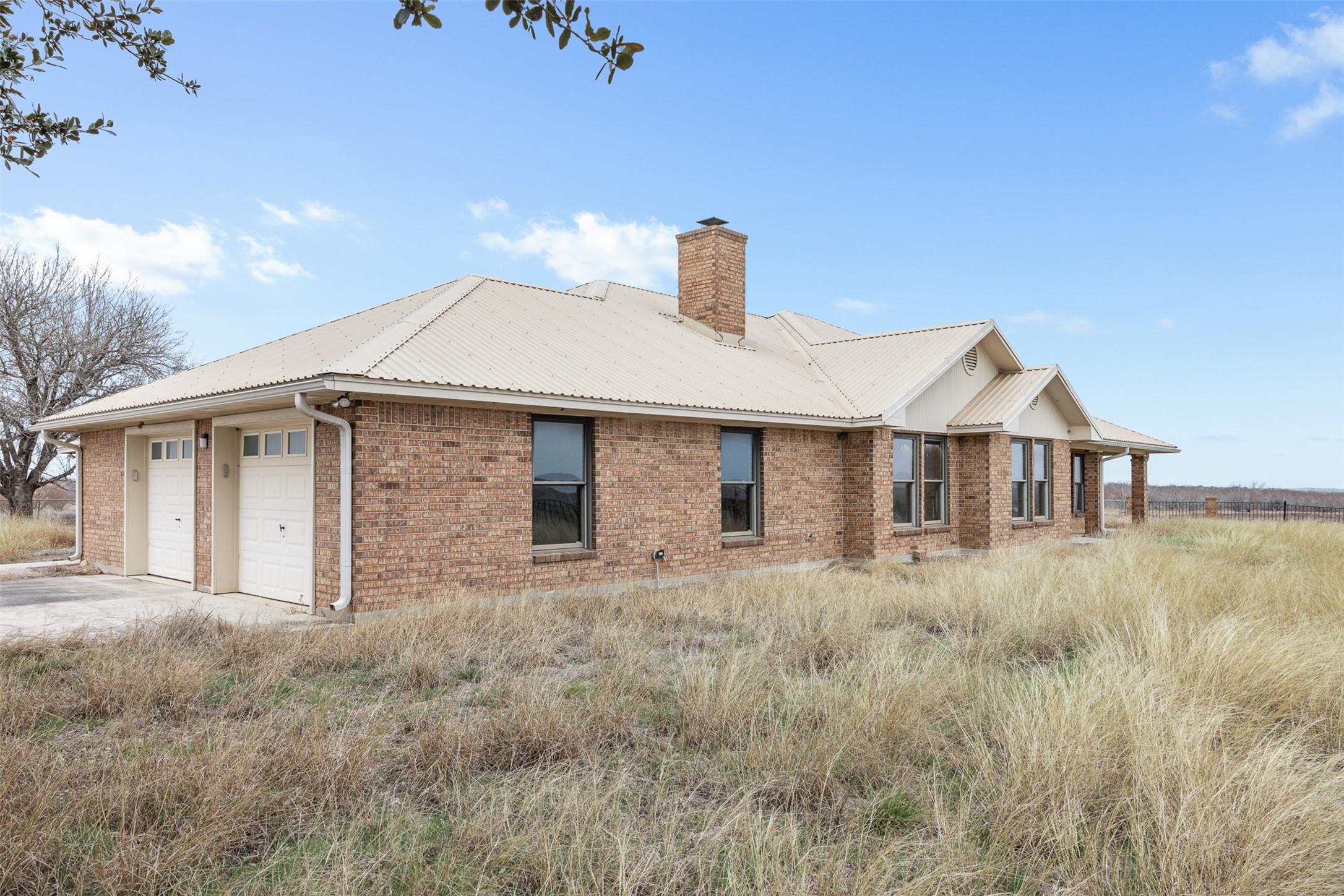 main property photo 13