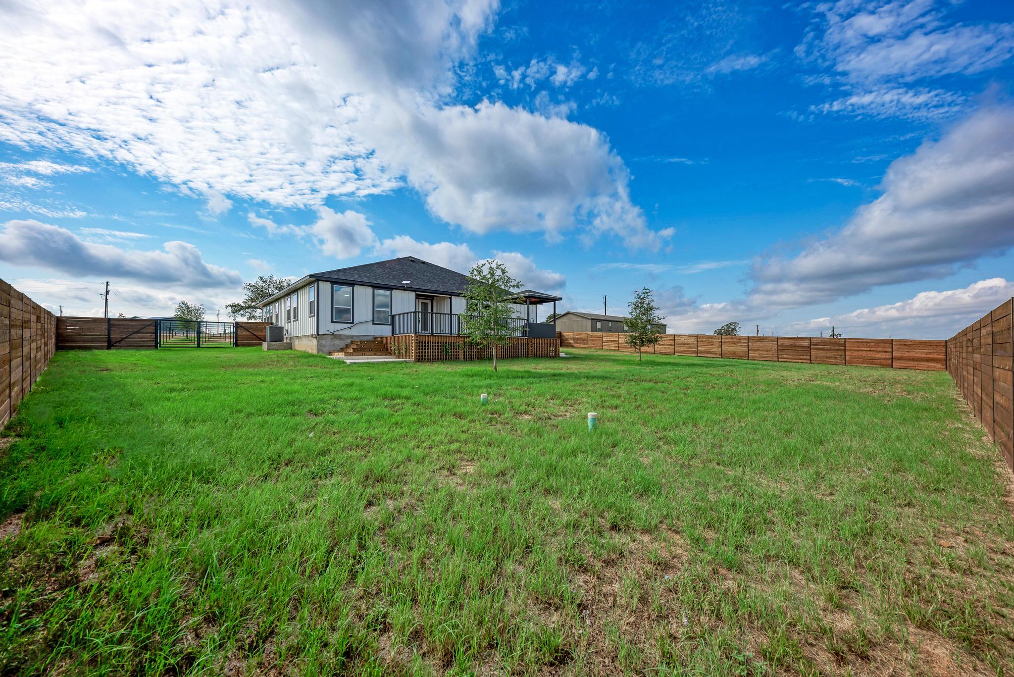 main property photo 32