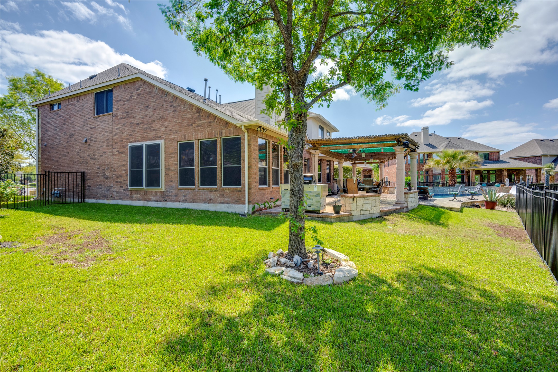 main property photo 28