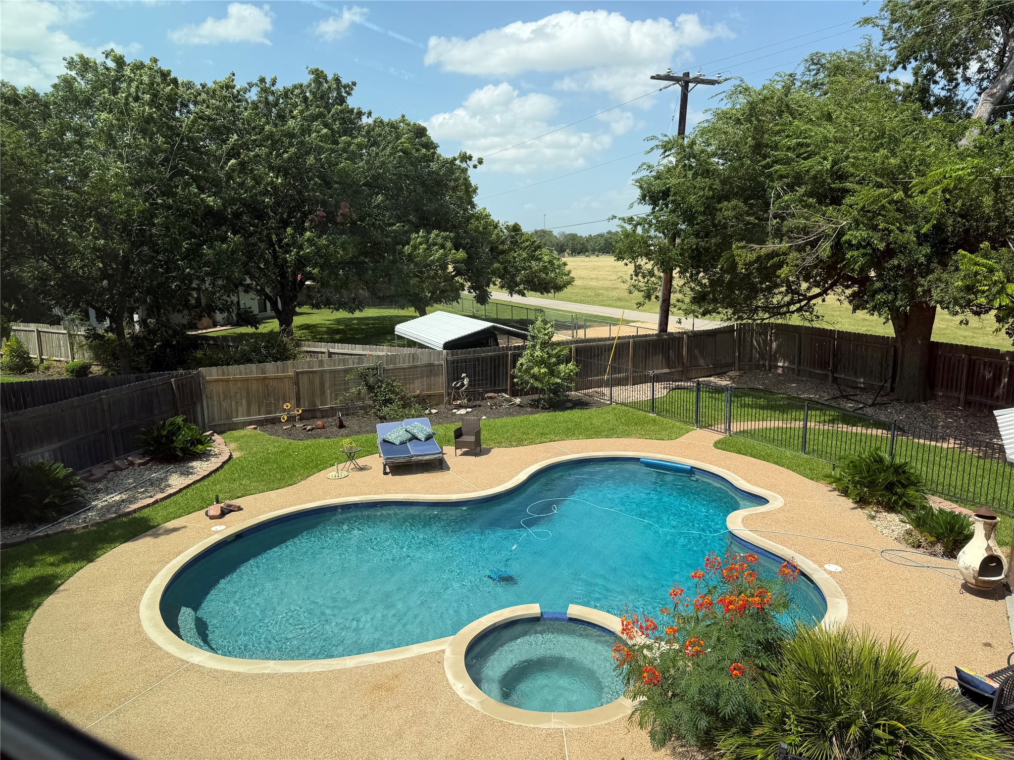 main property photo 3