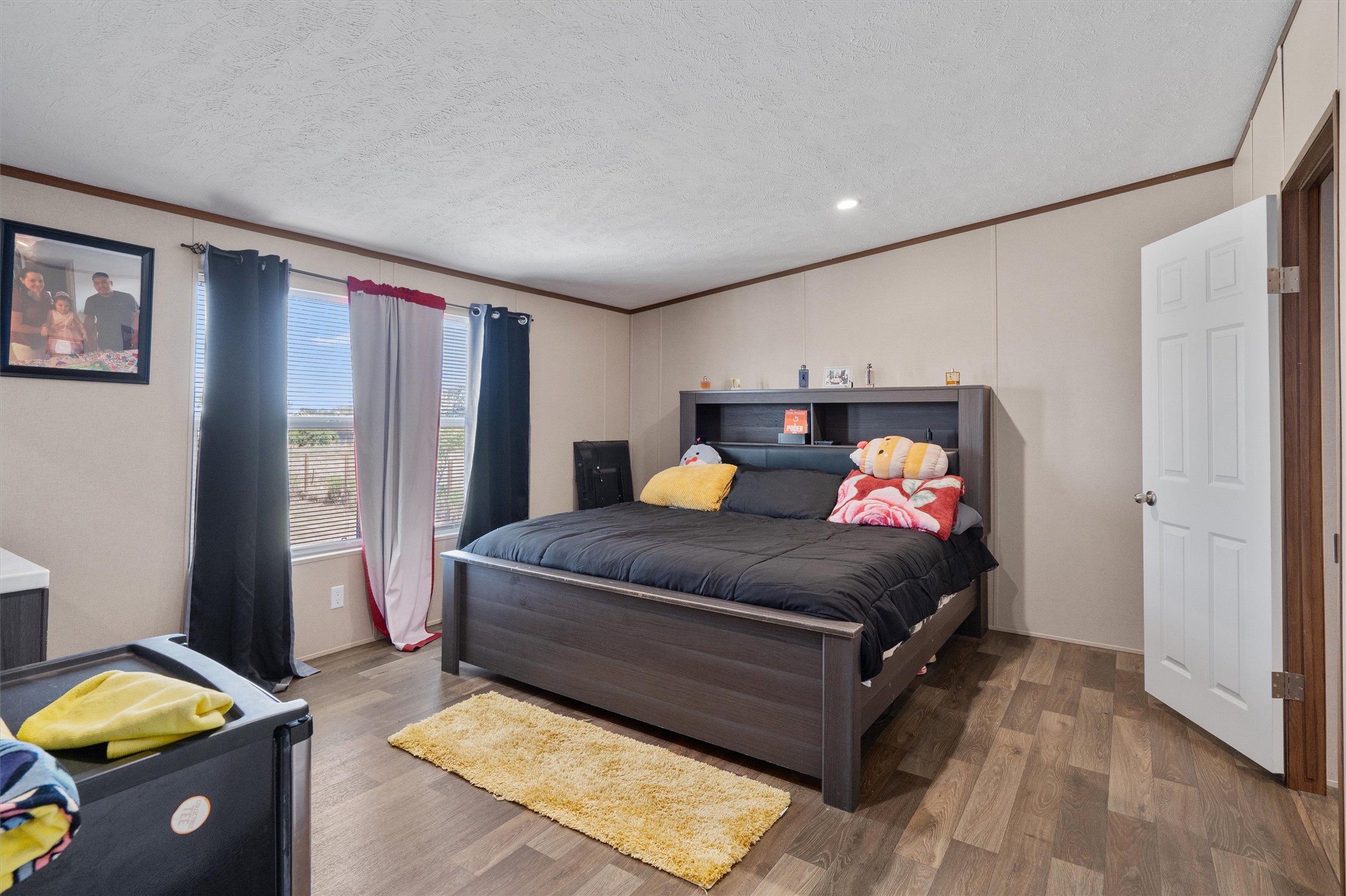 main property photo 12
