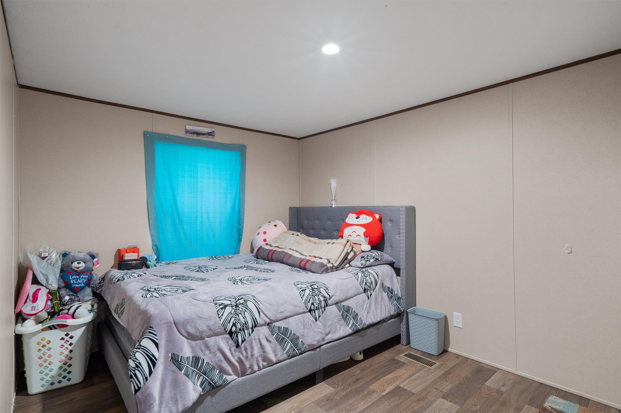 main property photo 18