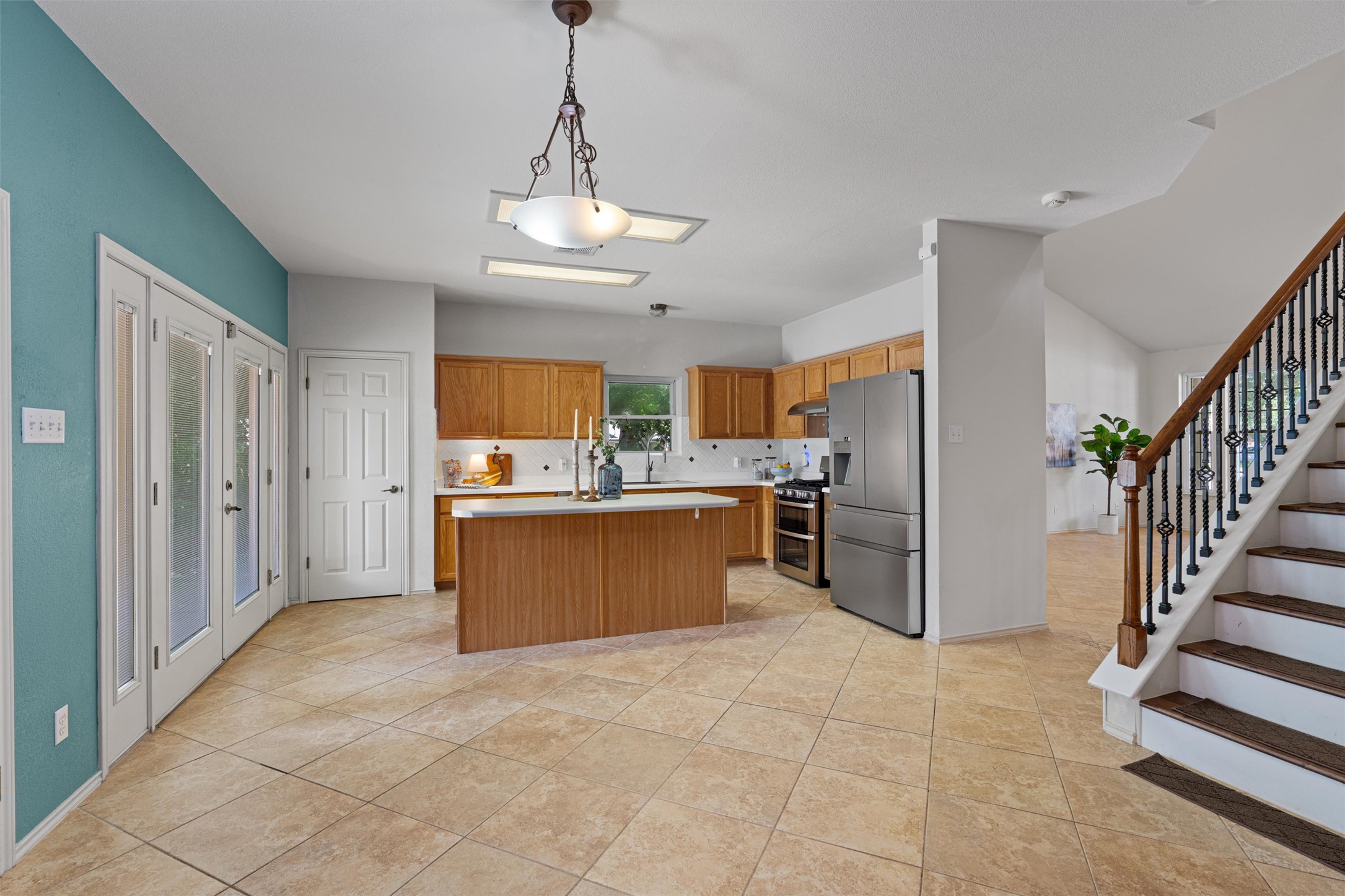 main property photo 13