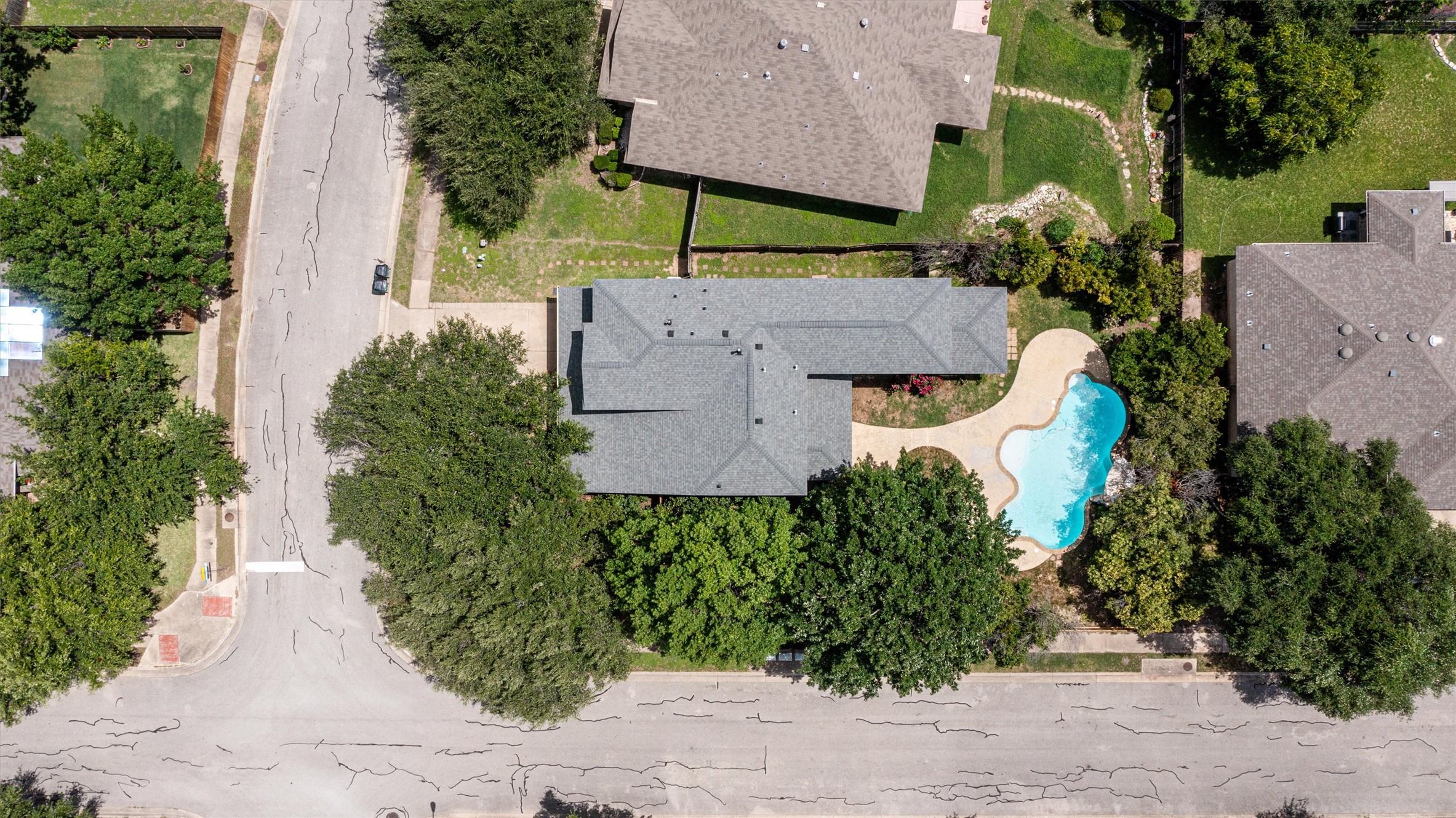 main property photo 37