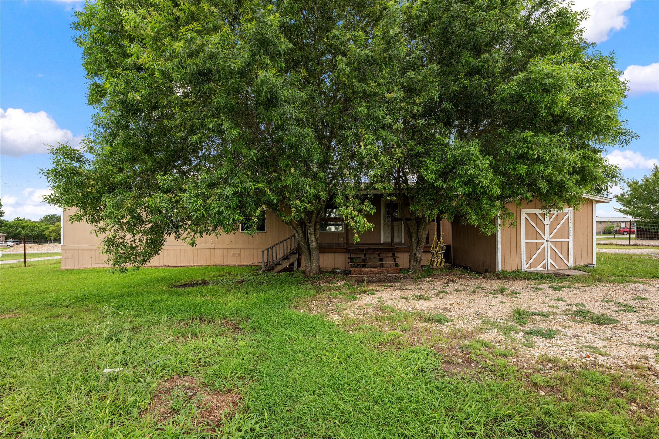 main property photo 24