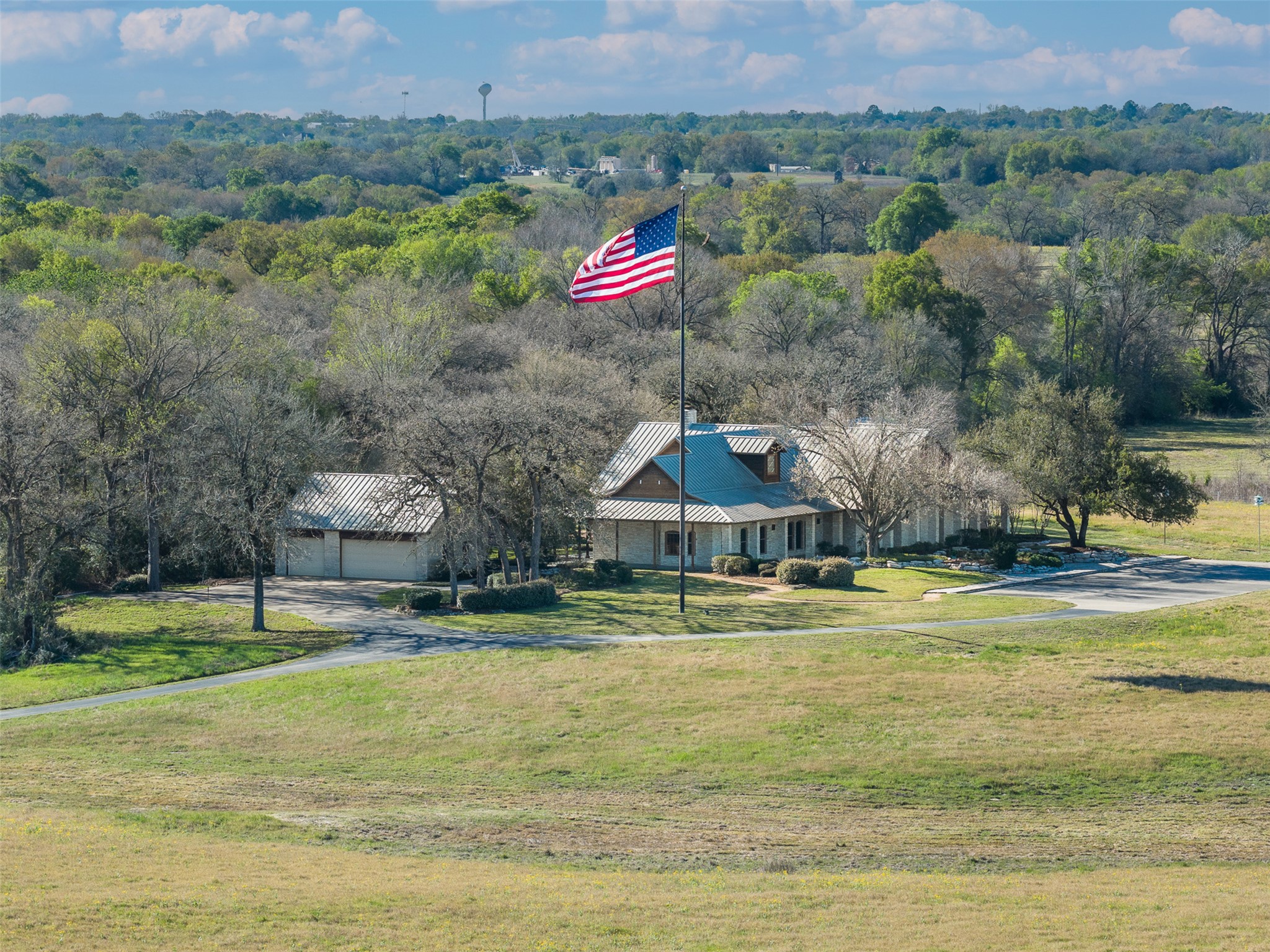main property photo 2