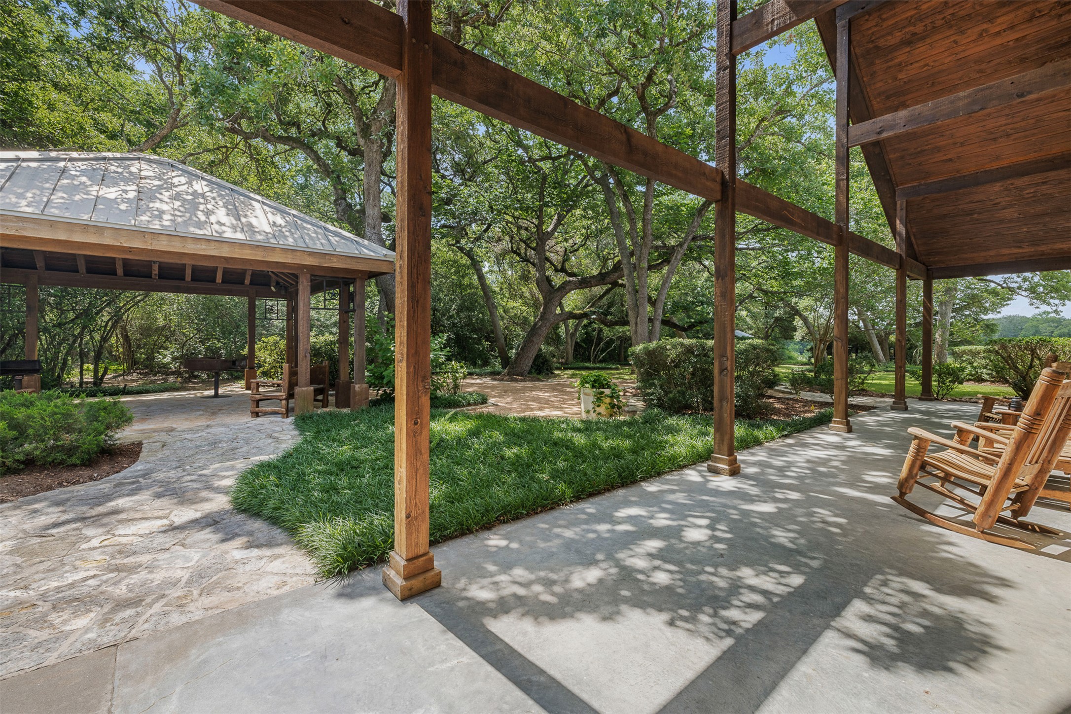 main property photo 29