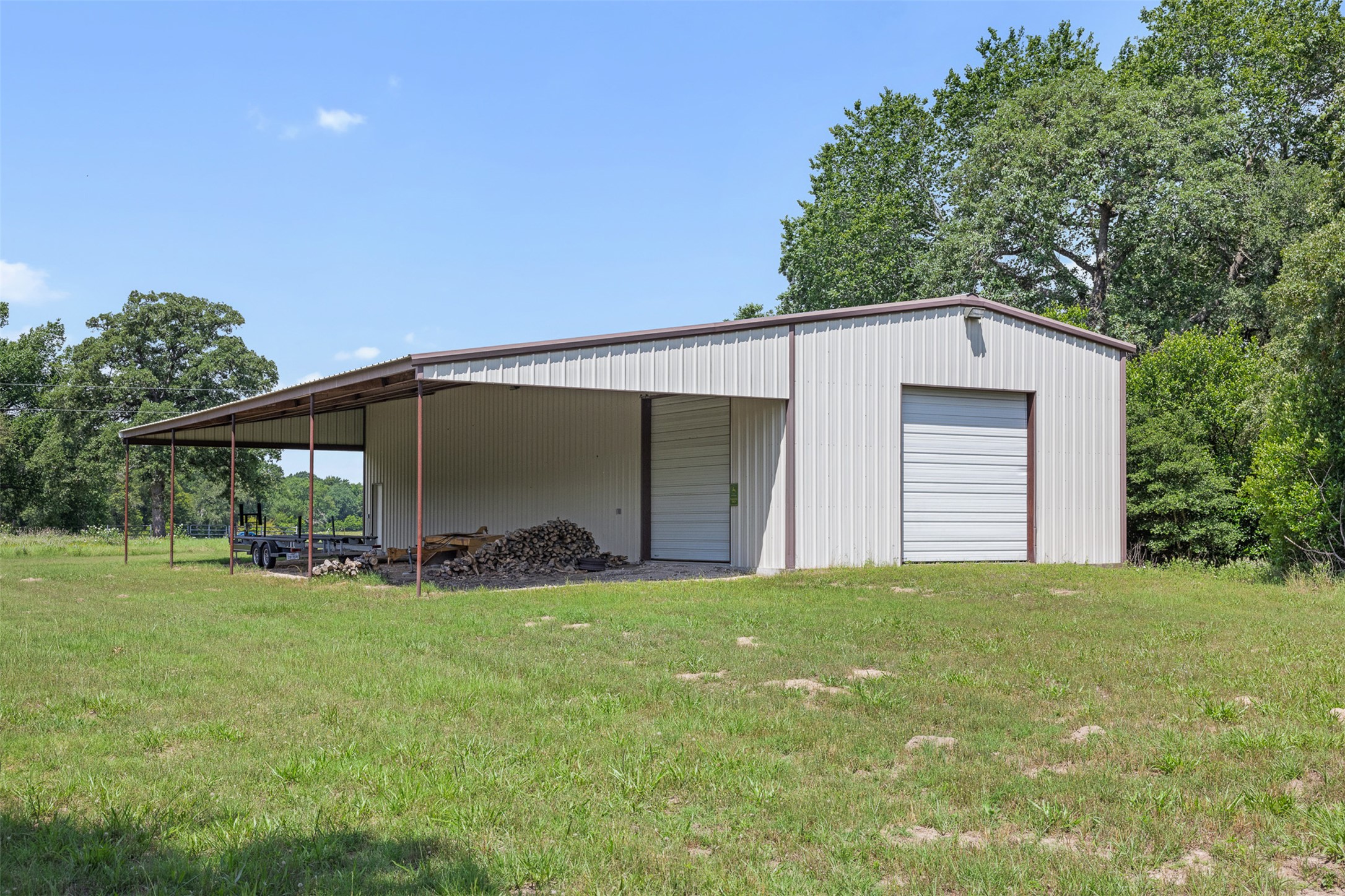main property photo 33