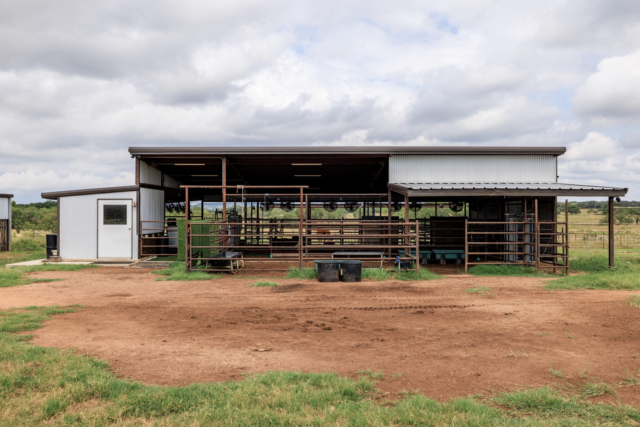 main property photo 31