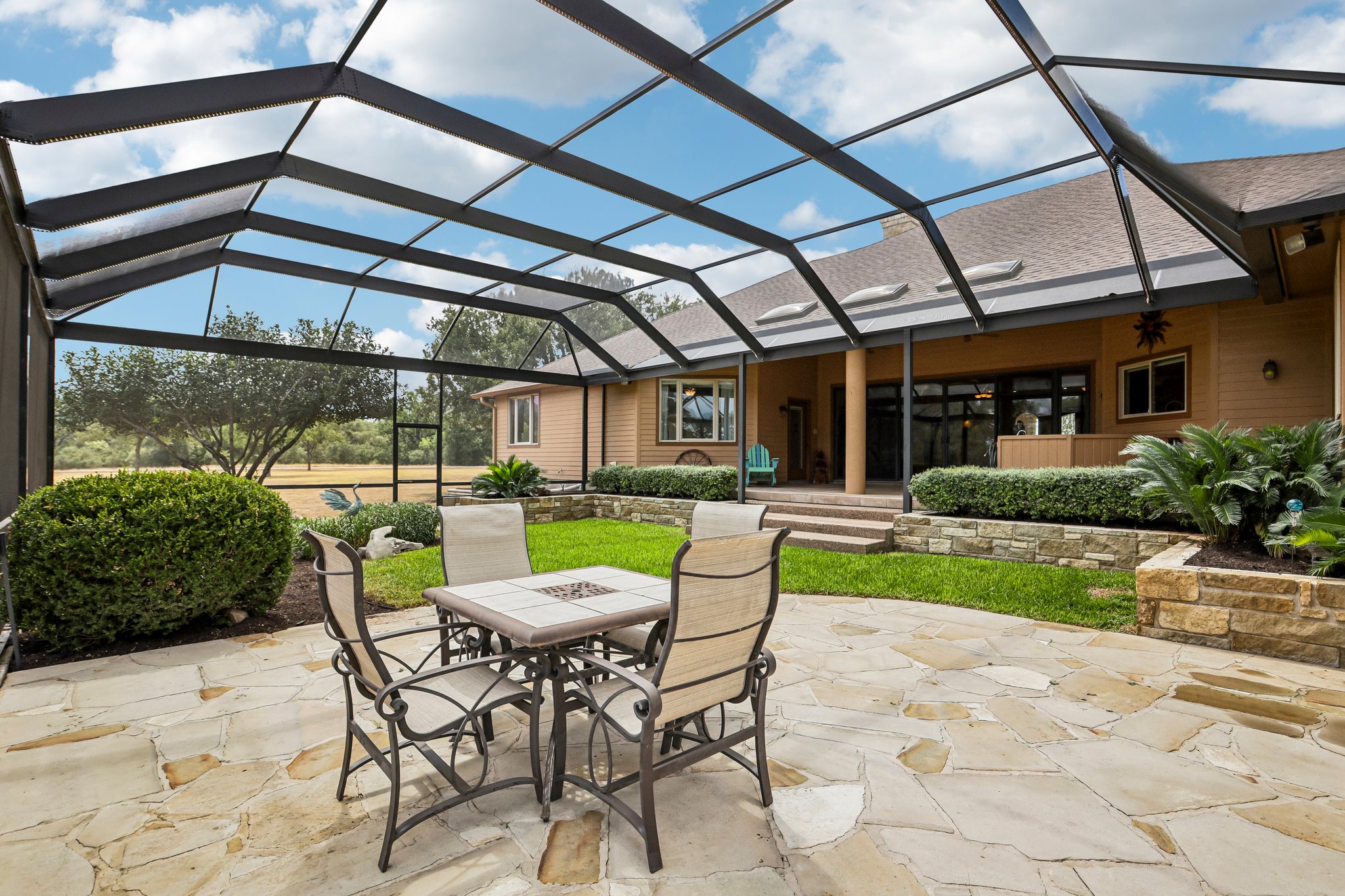 main property photo 22