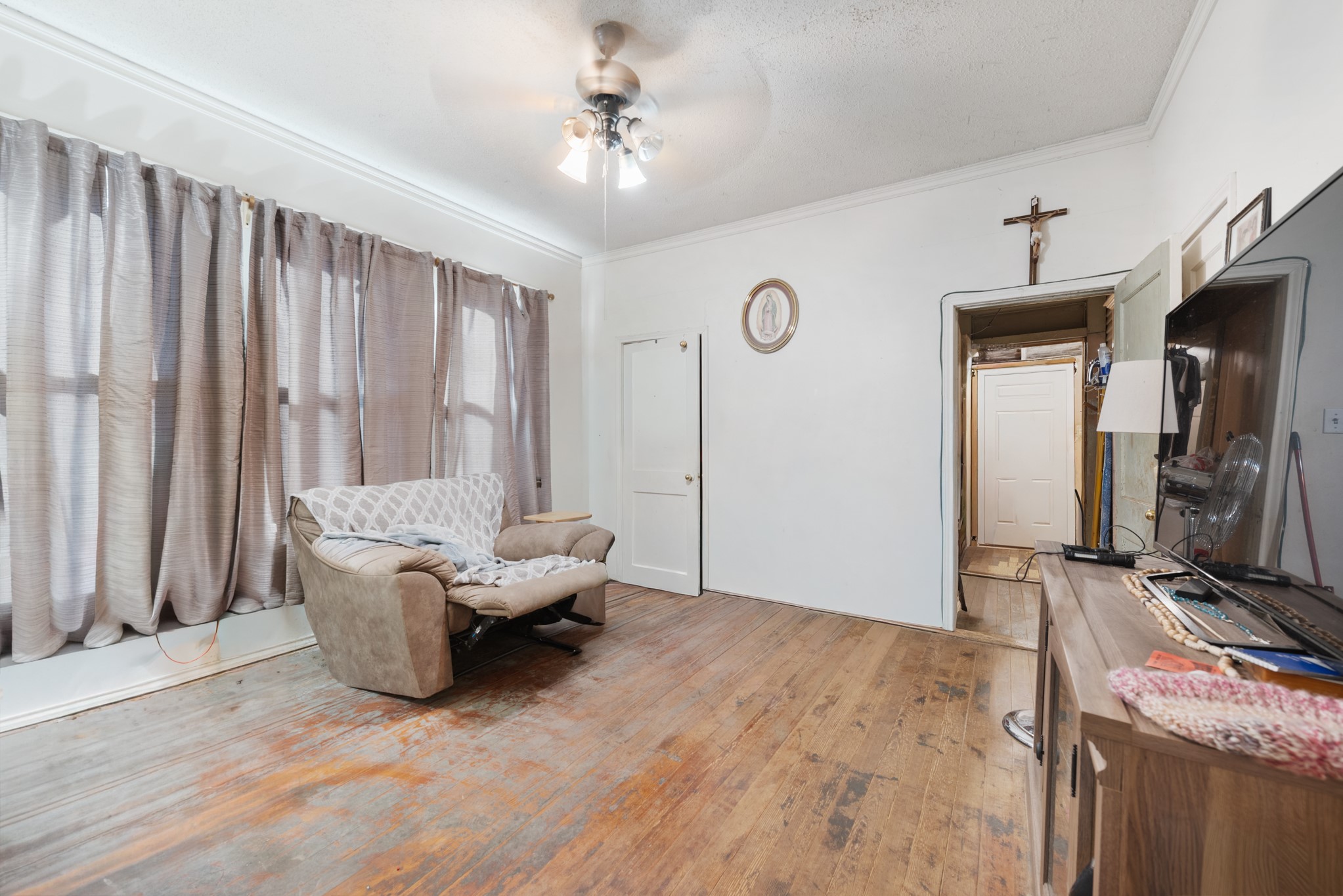 main property photo 5