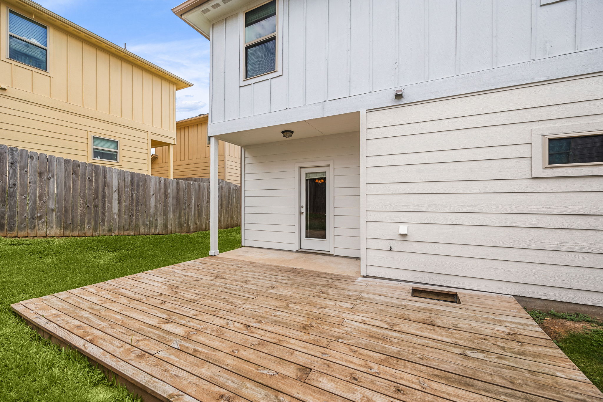main property photo 32
