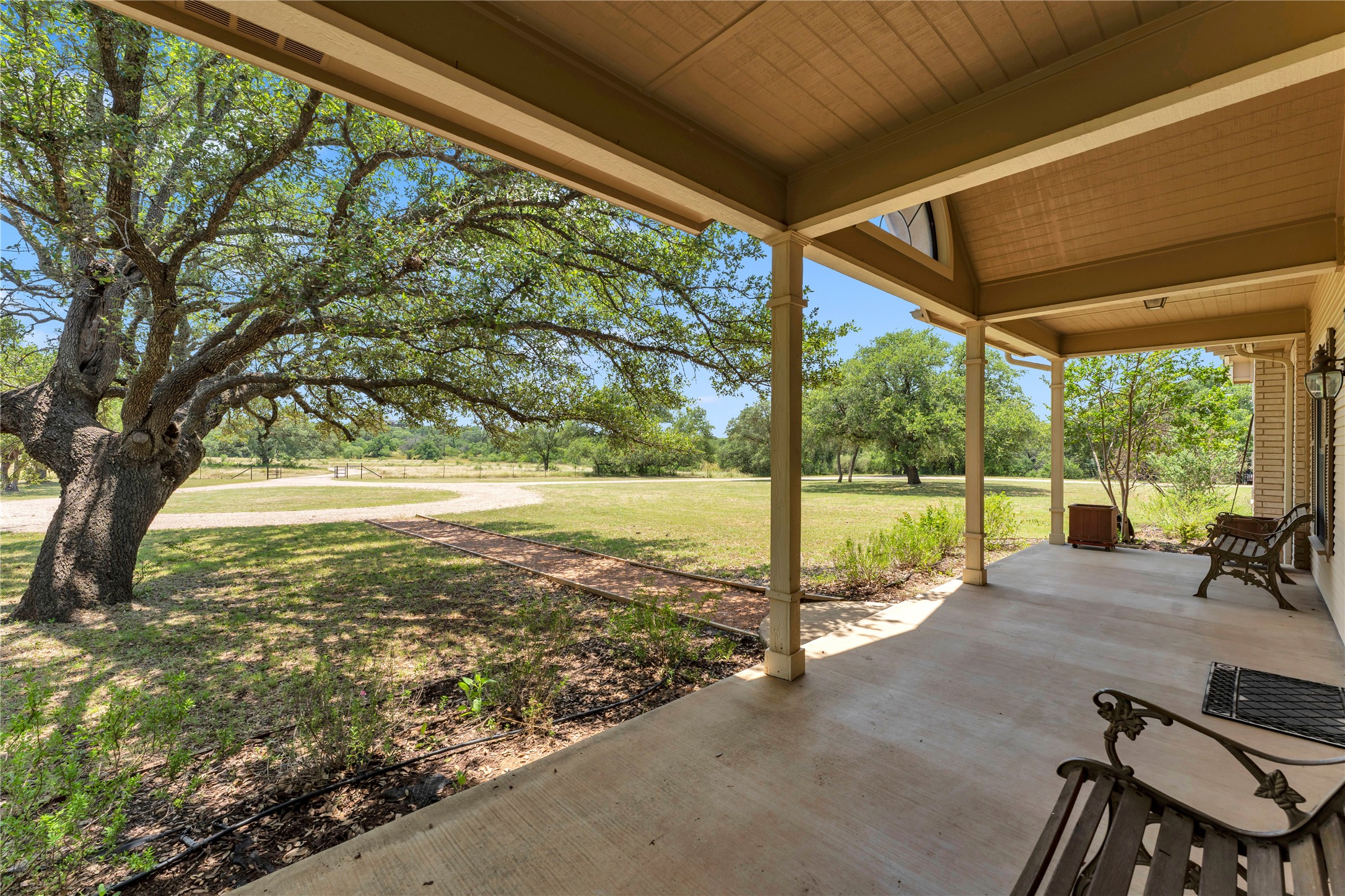 main property photo 26