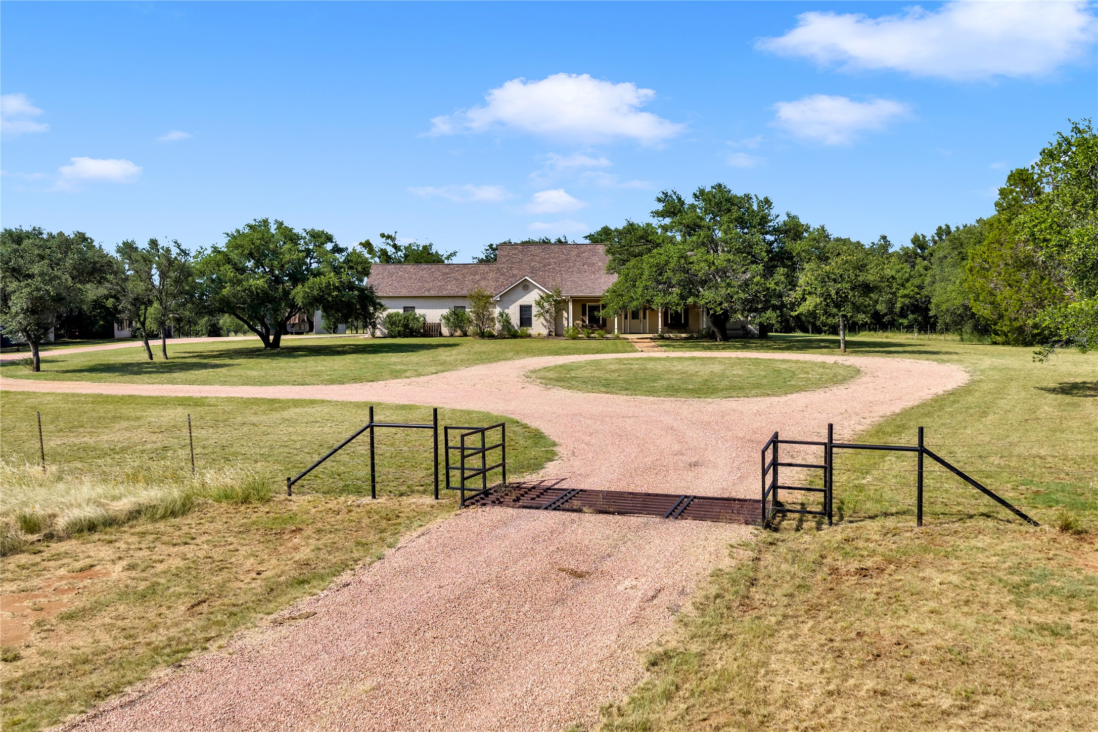 main property photo 6