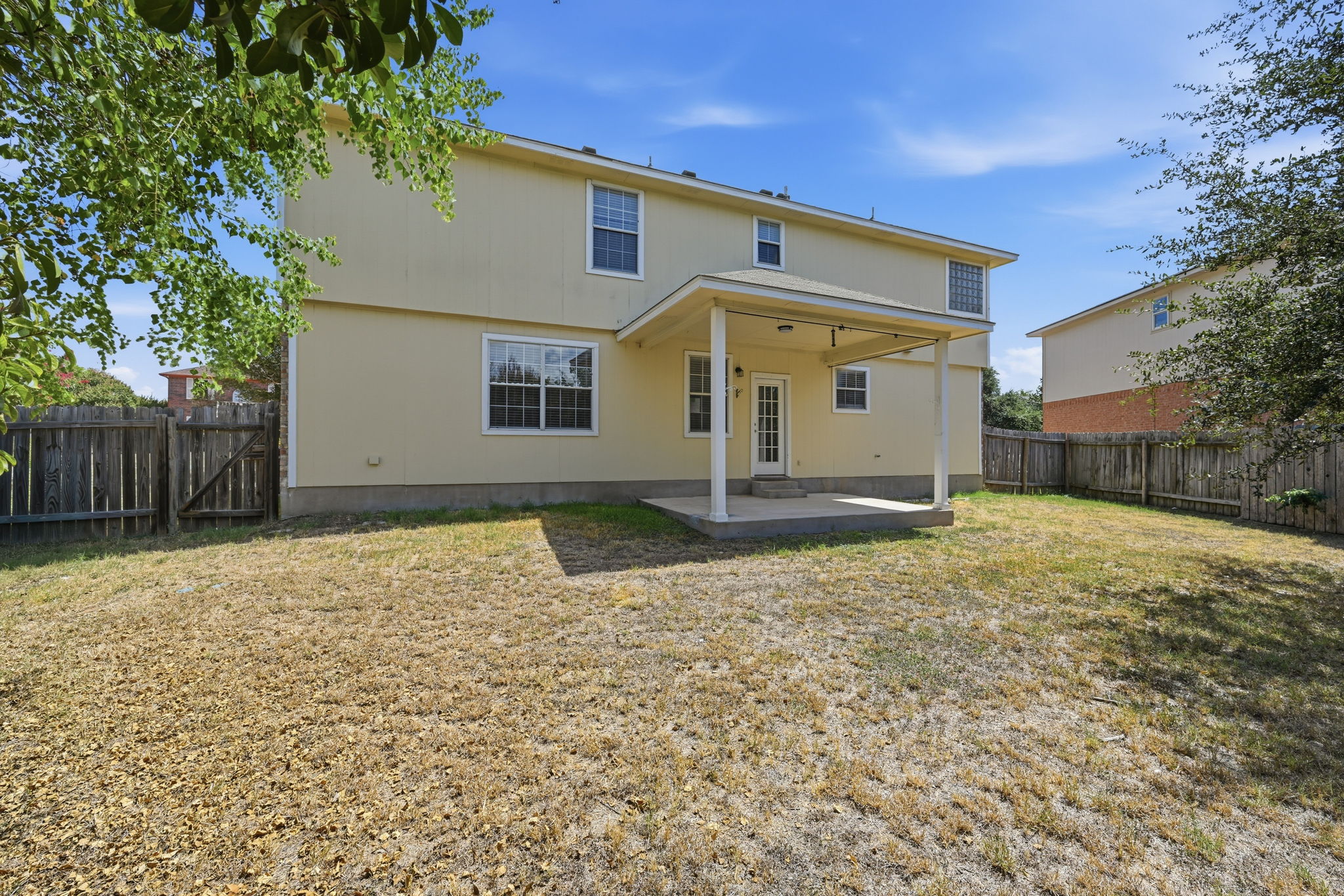main property photo 30