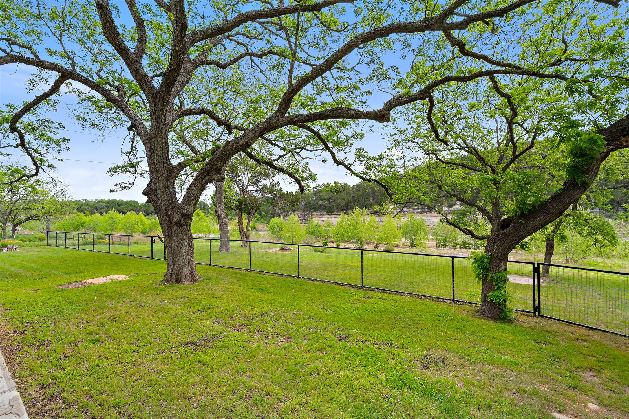 main property photo 14