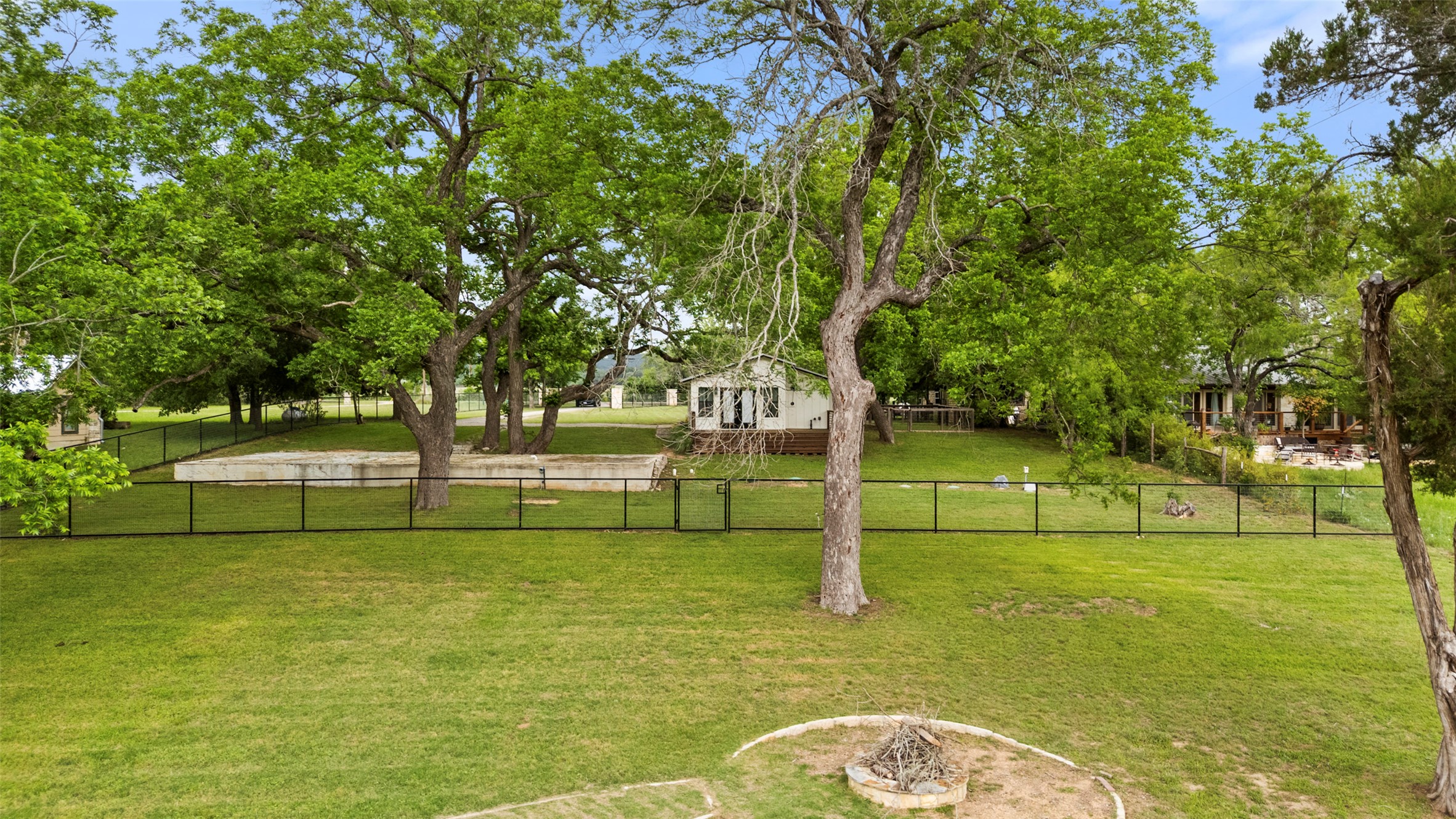 main property photo 31