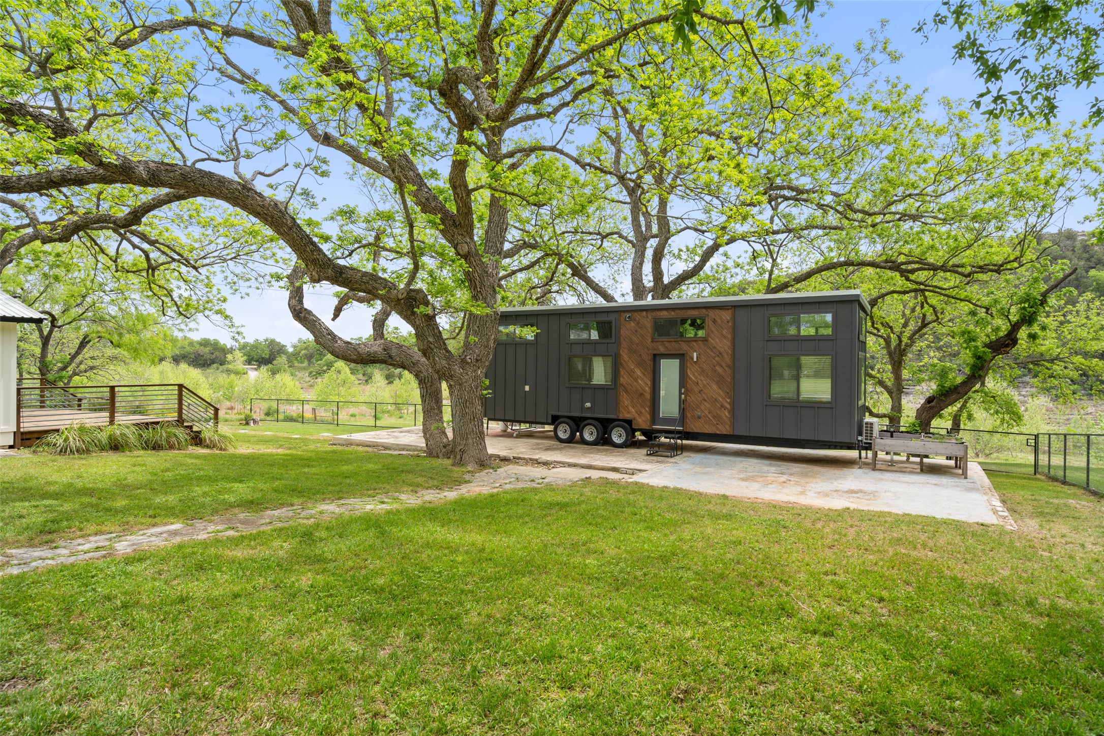 main property photo 38