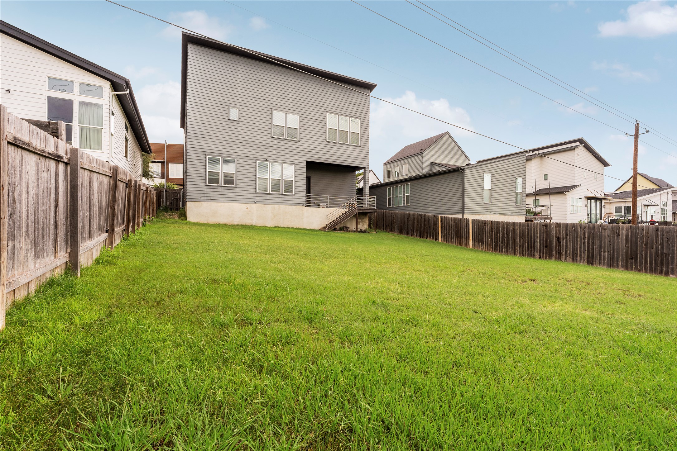main property photo 31