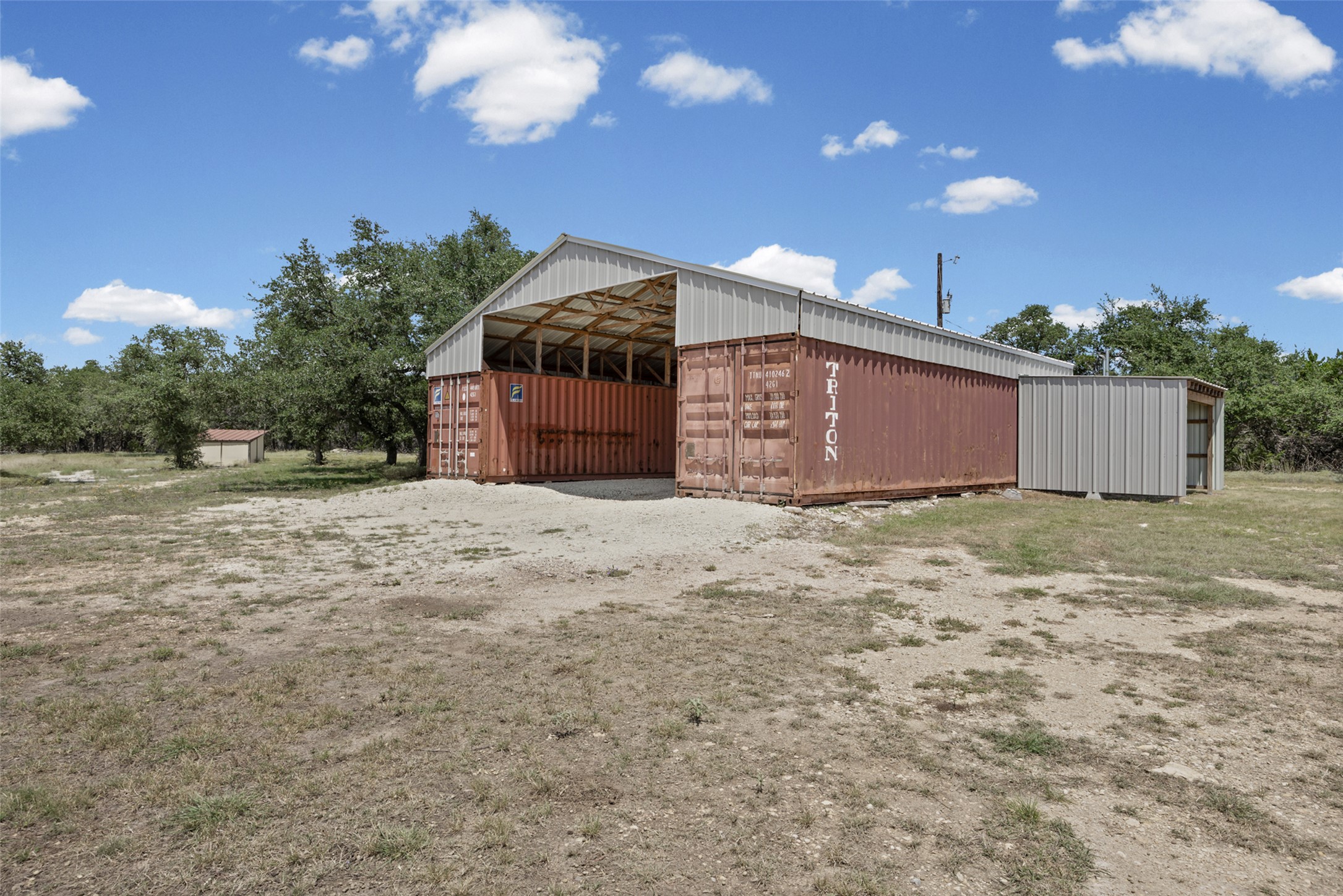 main property photo 31