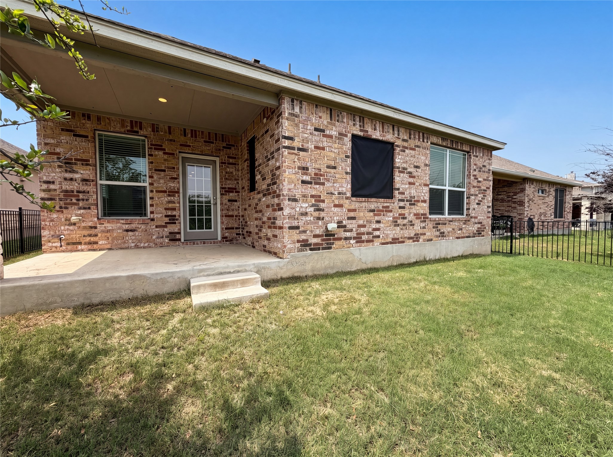 main property photo 4