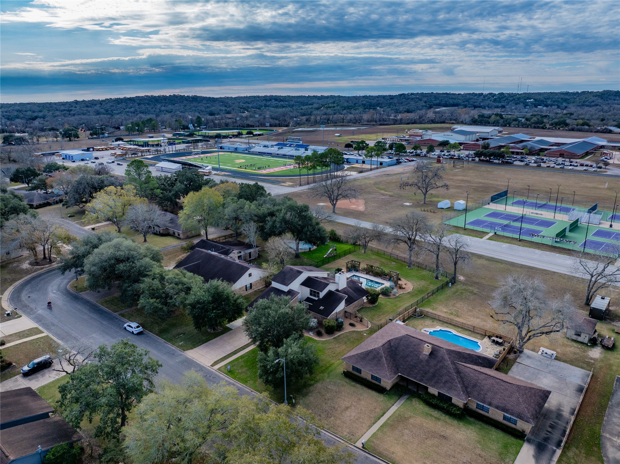 main property photo 27