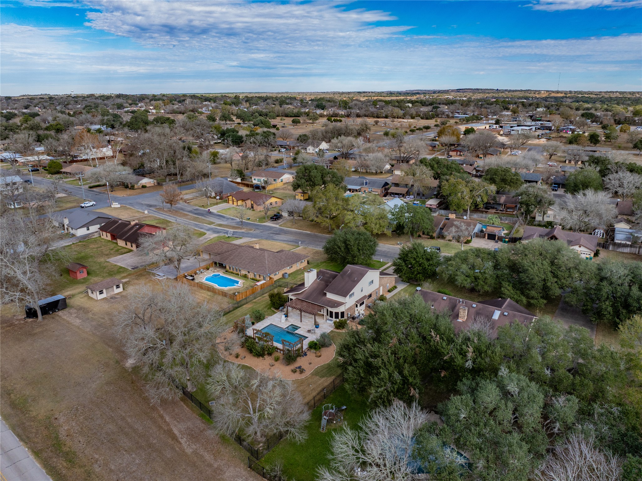 main property photo 28