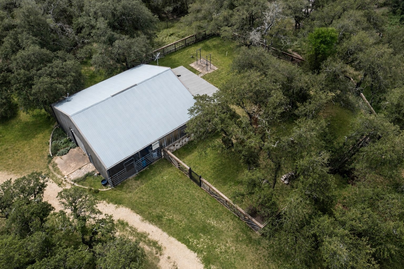 main property photo 32