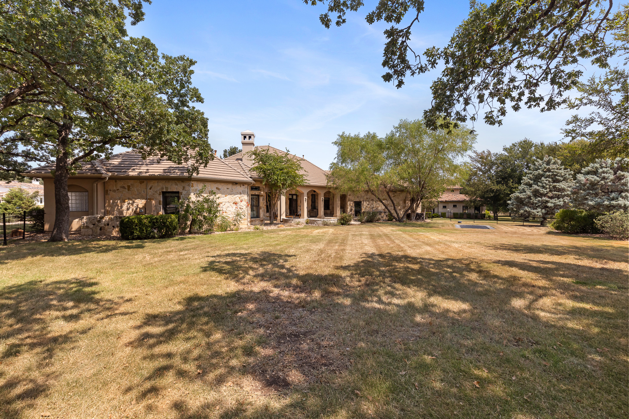 main property photo 34