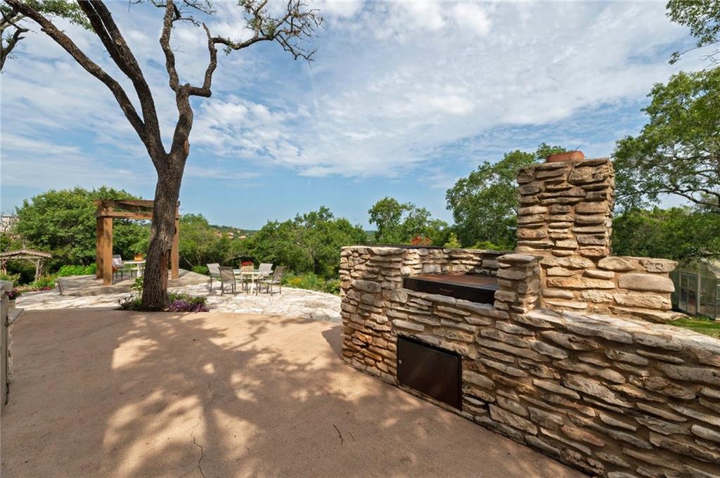 main property photo 24