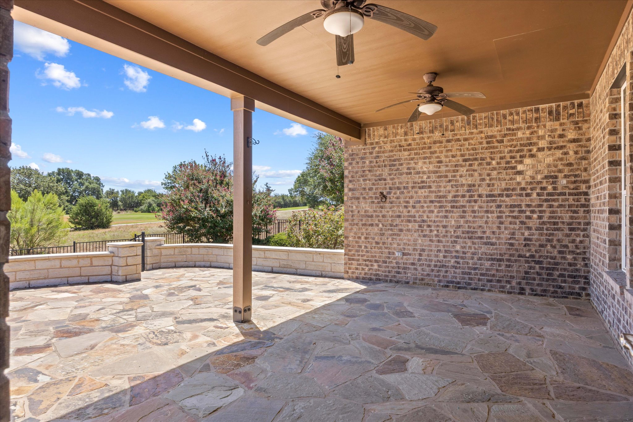 main property photo 18