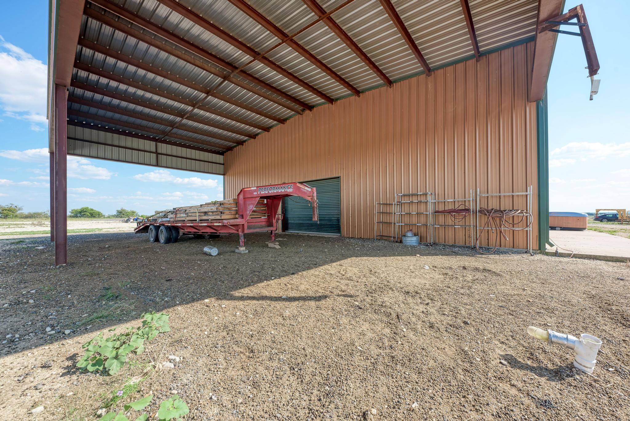 main property photo 10