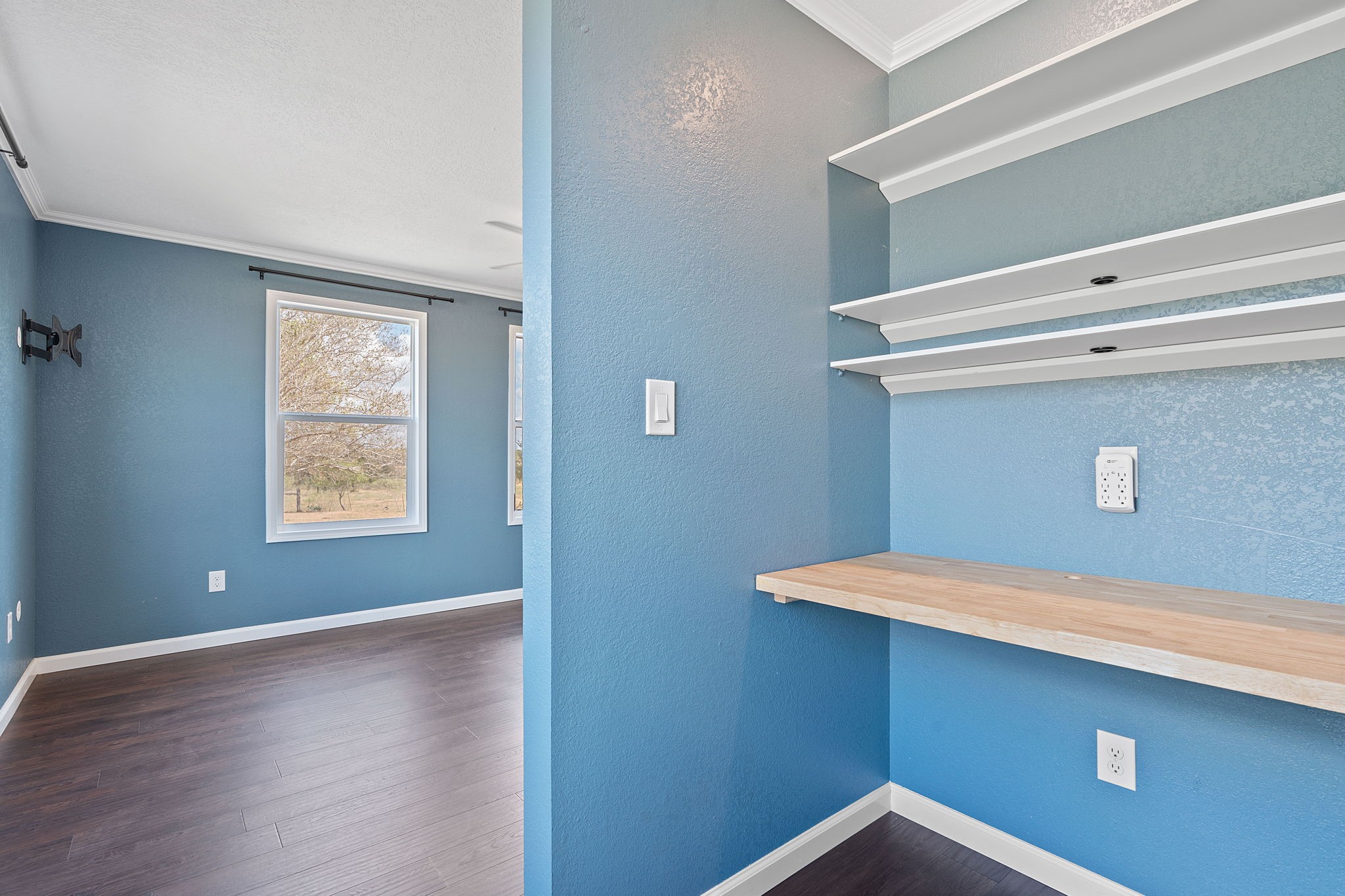 main property photo 13