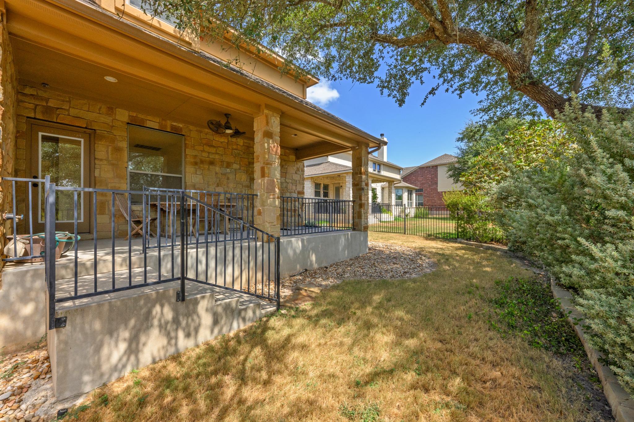 main property photo 30