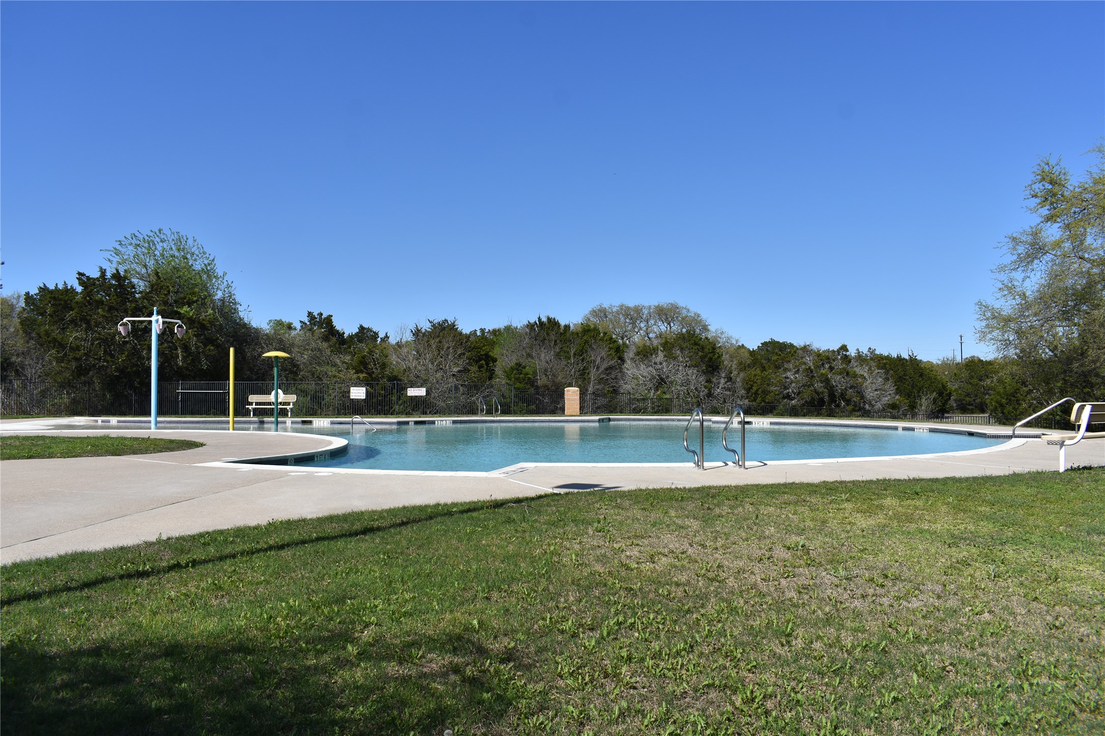 main property photo 32