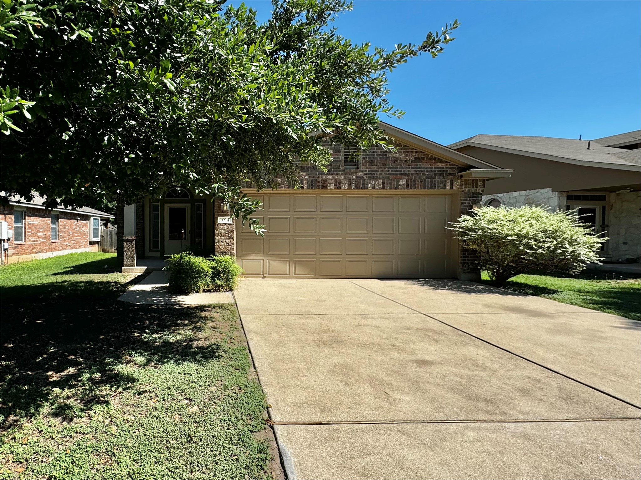 main property photo 0