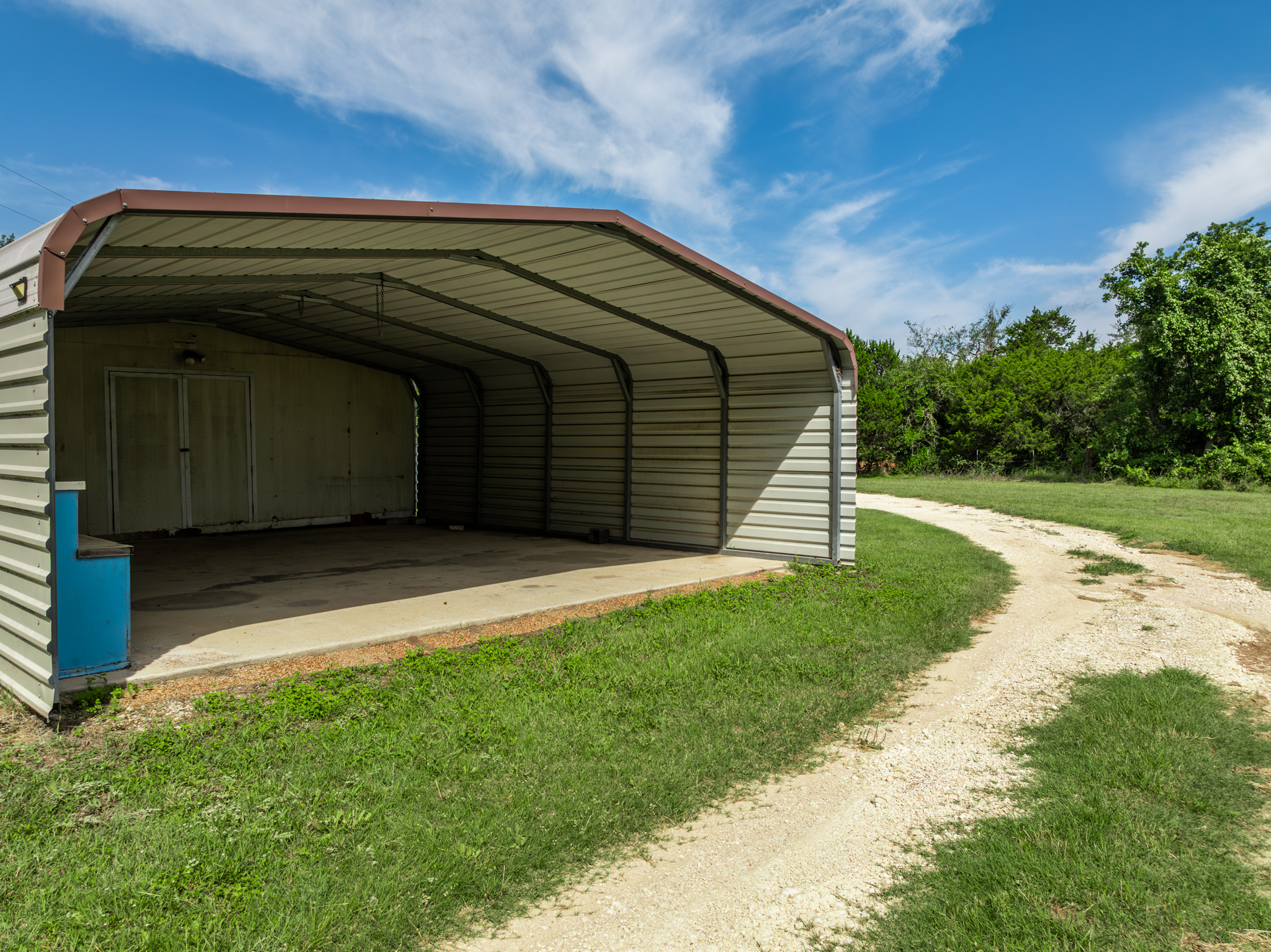 main property photo 34