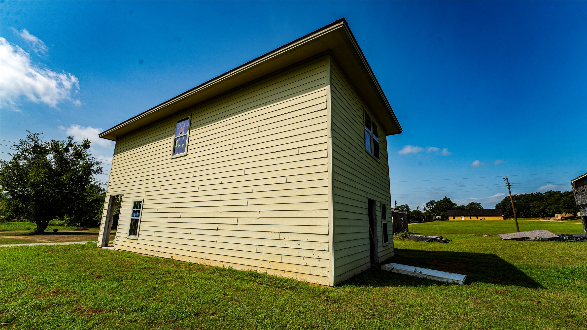 main property photo 16