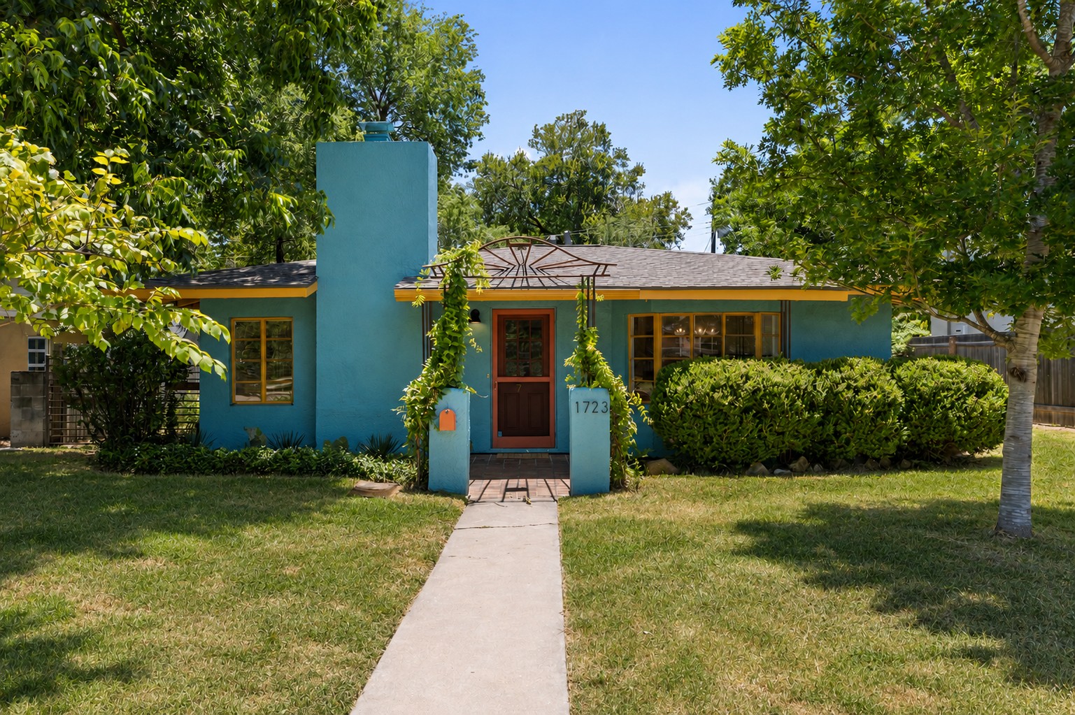 main property photo 39